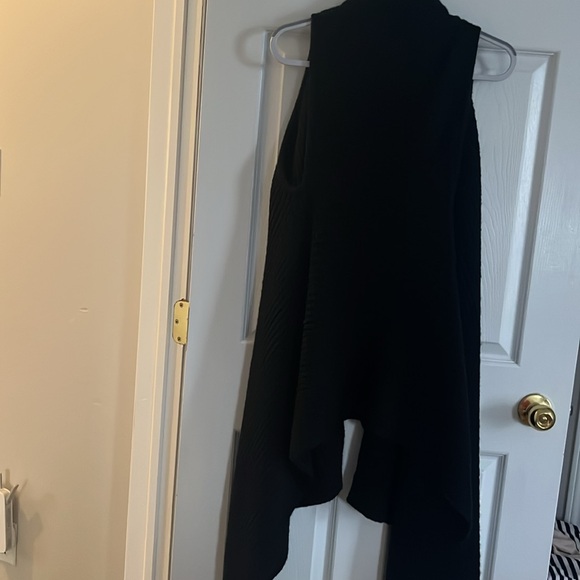 RUDSAK SLEEVELESS SYMMETRICAL SWEATER - Picture 4 of 6